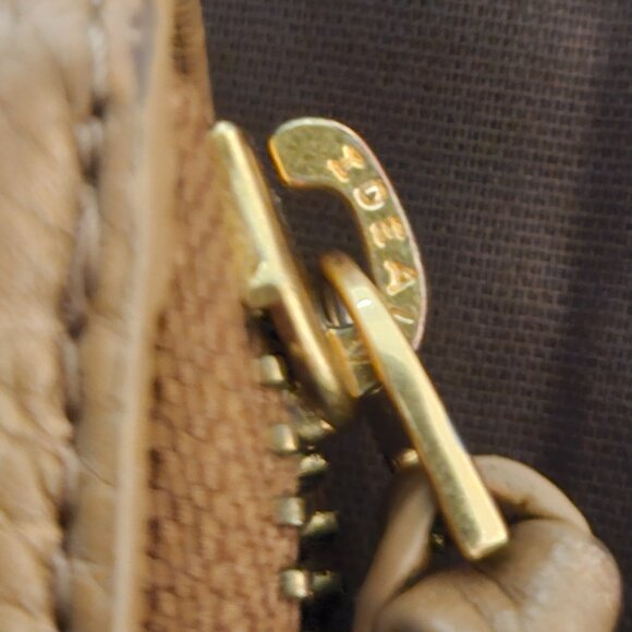 TORY BURCH Britten Zip Continental Wallet with COA - Picture 9 of 12